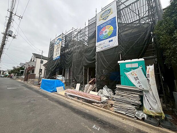 カースペースは1台駐車できます。車庫の出し入れのしやすさなど、実際に現地にてご確認ください。 