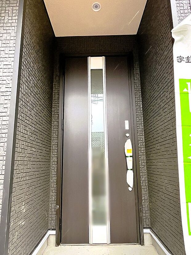 玄関はおうちの顔とも呼ばれる重要な場所！明るくスッキリと見える空間で住まう人を見送り、出迎えてくれます。 