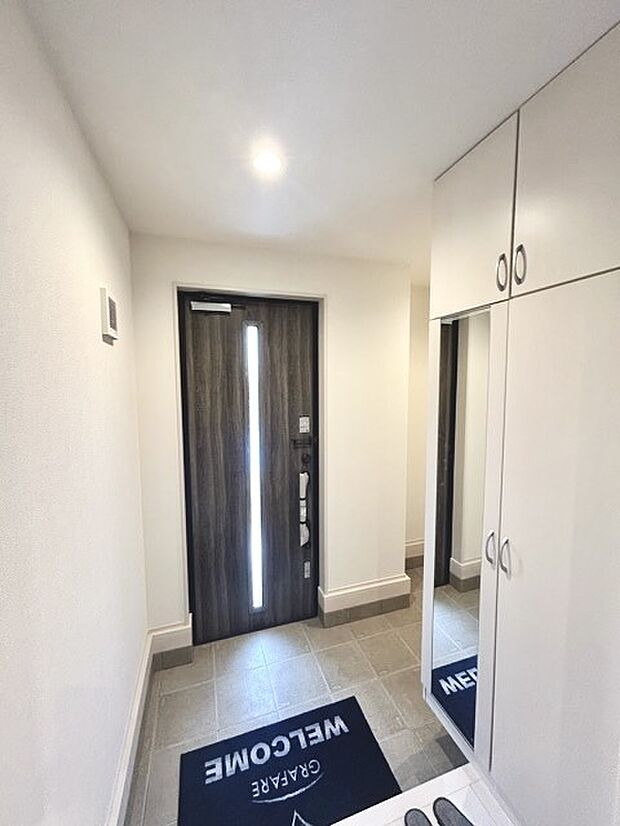 お客様をお迎えする玄関、お家の出入りもスムーズに行えます。 