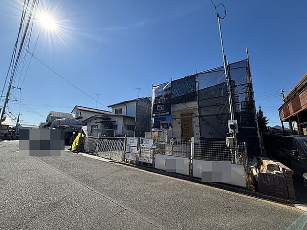 戸建てが立ち並ぶ静かな住宅街。四季折々の移り変わりを感じながら自然と楽しみ、暮らす、そんな毎日を日々の中で感じられる住環境 