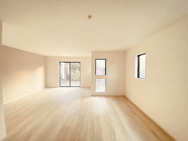 夕食の時間。家族、友人、両親、親戚との会話がより料理を美味しくしてくれる。あっという間に時間が過ぎてしまう居心地の良さは、普段はほっとする空間としてここにあります。