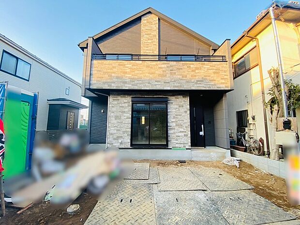 セカンドカーや来客時にも便利なカースペース2台分ございます。 