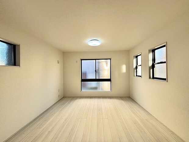 リビングは家具の配置も思いのまま。自由度が高い設計です。