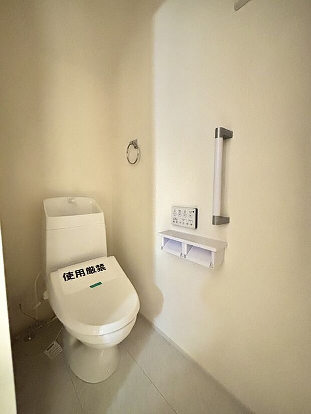 1.2階にそれぞれトレイがございます。朝の混雑時に分散して利用できるほか、ゲスト用としても使い分けることもできます。