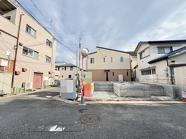 五感で感じる、現地でしかわからない事も沢山ございます。周辺環境なども一緒にご案内いたしますのでお気軽にお問合せください。