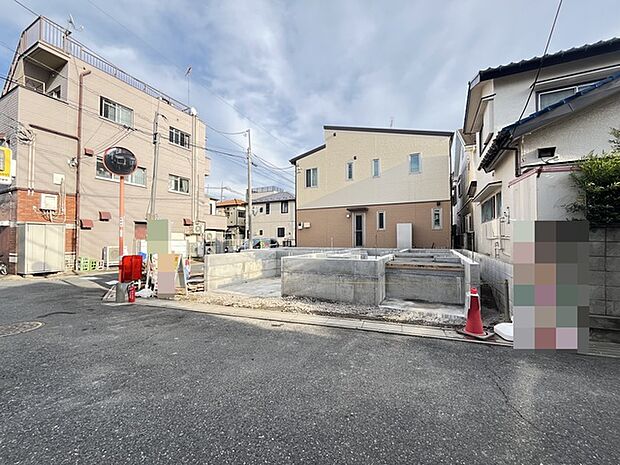 戸建てが立ち並ぶ静かな住宅街。四季折々の移り変わりを感じながら自然と楽しみ、暮らす、そんな毎日を日々の中で感じられる住環境