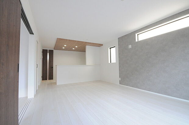 キッチンはオープンカフェスタイルだからリビングとの一体感はバッチリ。毎日のお料理時間も楽しくなりそうです。 