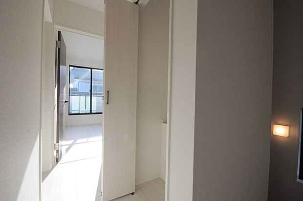 収納豊富な間取りで家の中がスッキリ片付きそうです。 