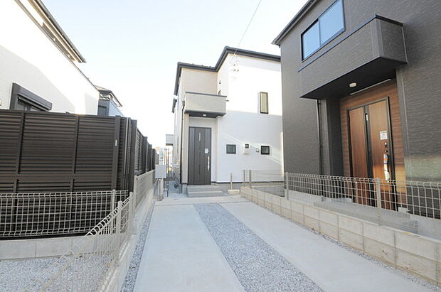 五感で感じる、現地でしかわからない事も沢山ございます。周辺環境なども一緒にご案内いたしますのでお気軽にお問合せください。 