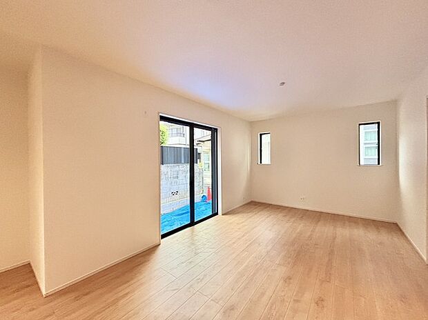 リビングは家具の配置も思いのまま。自由度が高い設計です。 