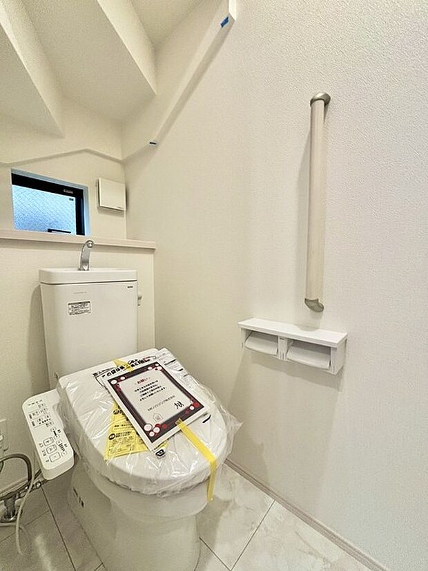 1.2階にそれぞれトレイがございます。朝の混雑時に分散して利用できるほか、ゲスト用としても使い分けることもできます。 