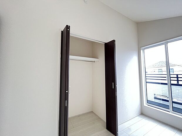 収納スペースが豊富なためお部屋も綺麗に片付きます。 