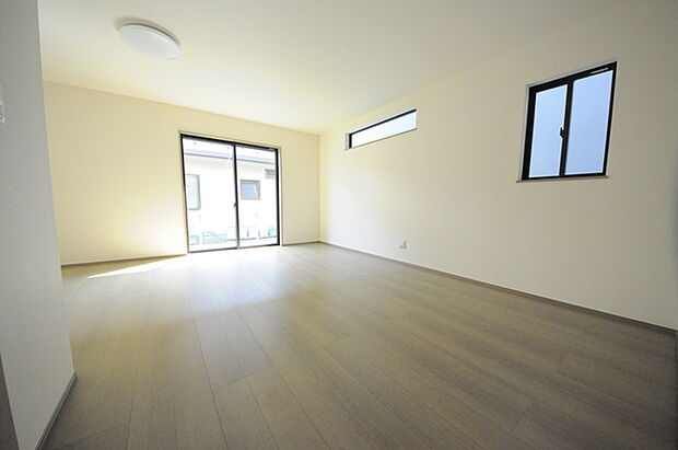 夕食の時間。家族、友人、両親、親戚との会話がより料理を美味しくしてくれる。あっという間に時間が過ぎてしまう居心地の良さは、普段はほっとする空間としてここにあります。