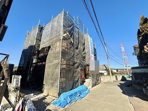 セカンドカーや来客時にも便利なカースペース2台分ございます。 