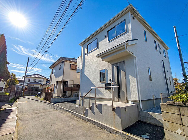 周辺の街並み 周囲は閑静な住宅街です。（10m）