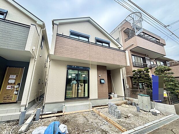 小学校やスーパーが10分圏内で利便性も良い立地です。