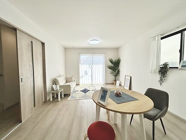 リビングは家具の配置も思いのまま。自由度が高い設計です。