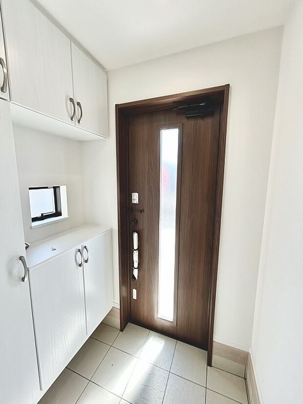 お客様をお迎えする玄関、お家の出入りもスムーズに行えます。