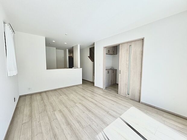 リビングは家具の配置も思いのまま。自由度が高い設計です。