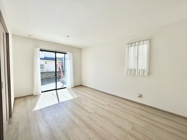 夕食の時間。家族、友人、両親、親戚との会話がより料理を美味しくしてくれる。あっという間に時間が過ぎてしまう居心地の良さは、普段はほっとする空間としてここにあります。