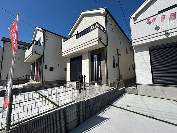 戸建てが立ち並ぶ静かな住宅街。四季折々の移り変わりを感じながら自然と楽しみ、暮らす、そんな毎日を日々の中で感じられる住環境