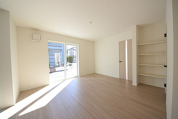 夕食の時間。家族、友人、両親、親戚との会話がより料理を美味しくしてくれる。あっという間に時間が過ぎてしまう居心地の良さは、普段はほっとする空間としてここにあります。 