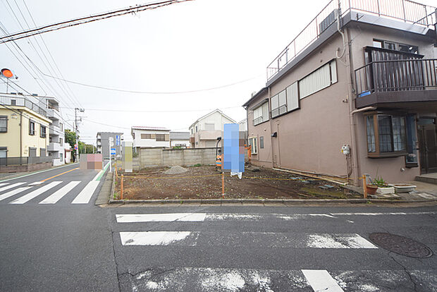 南道路に面しており日中もたくさんの陽が入ります。風通りや周辺環境など実際に現地にてご確認ください。 