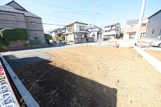 セカンドカーや来客時にも便利なカースペース2台分ございます。 