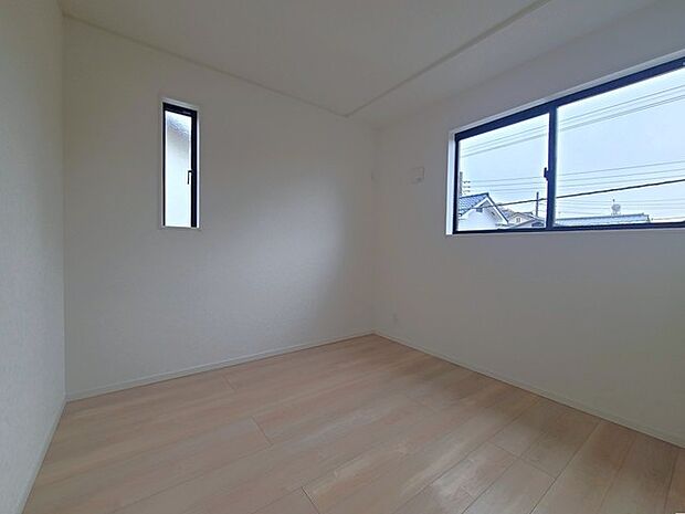 2面採光を確保した明るい室内は、爽やかな風を感じる居心地の良い空間です。