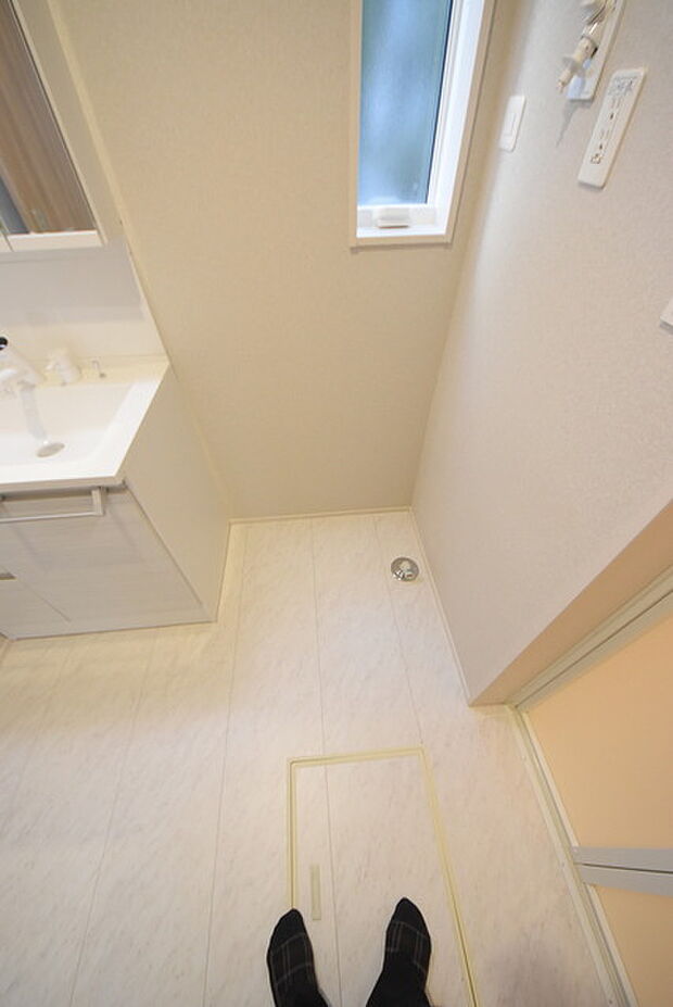 ゆとりの洗面スペースで朝の身支度もスムーズに行えます。 