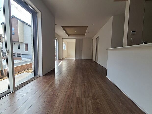 夕食の時間。家族、友人、両親、親戚との会話がより料理を美味しくしてくれる。あっという間に時間が過ぎてしまう居心地の良さは、普段はほっとする空間としてここにあります。