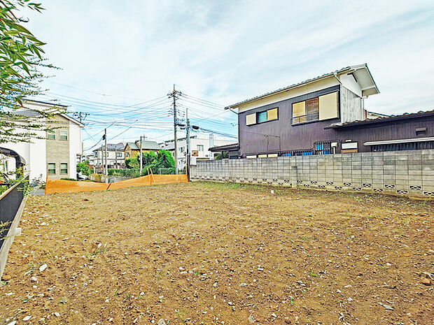 建築中ですが、同じグレードの完成済み建物を参考にご覧になることもできます。現地より最寄りの物件をご案内しますので、お気軽にご要望をお聞かせください。