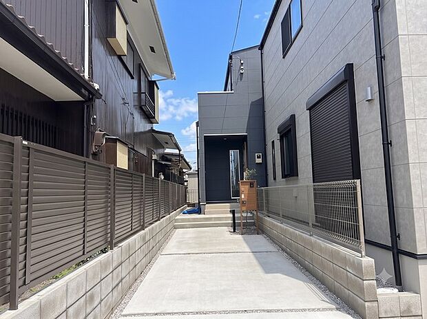 五感で感じる、現地でしかわからない事も沢山ございます。周辺環境なども一緒にご案内いたしますのでお気軽にお問合せください。