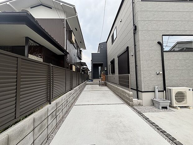商業施設が徒歩圏内に充実、日々のお買い物も安心な環境です。 