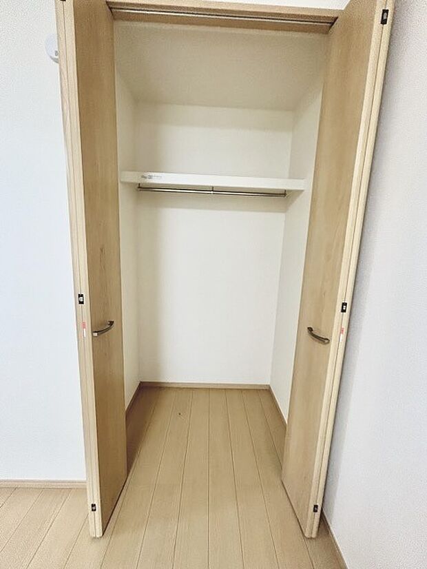 大容量クローゼット付き!家族の成長と共に増える荷物もスッキリ収納。