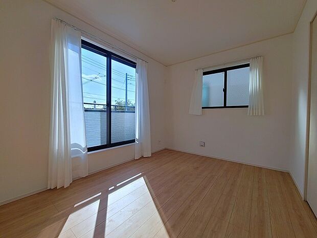 2面採光を確保した明るい室内は、爽やかな風を感じる居心地の良い空間です。 