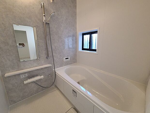 1日の疲れを取るゆとりある浴室です。