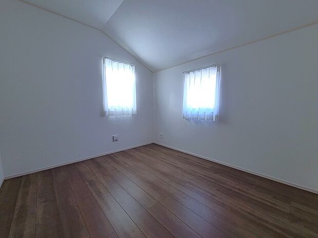 2面採光を確保した明るい室内は、爽やかな風を感じる居心地の良い空間です。