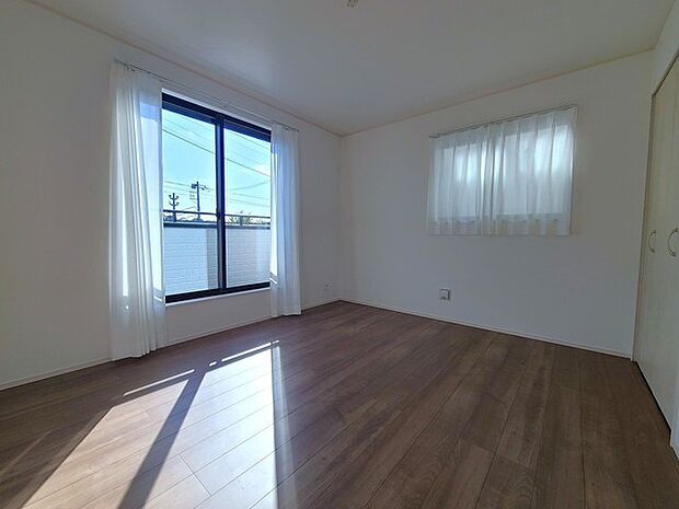 2面採光を確保した明るい室内は、爽やかな風を感じる居心地の良い空間です。