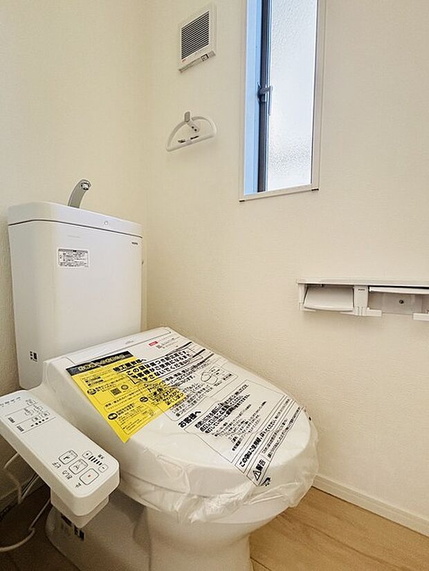 1.2階にそれぞれトレイがございます。朝の混雑時に分散して利用できるほか、ゲスト用としても使い分けることもできます。