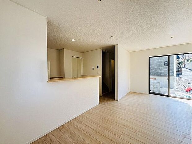 夕食の時間。家族、友人、両親、親戚との会話がより料理を美味しくしてくれる。あっという間に時間が過ぎてしまう居心地の良さは、普段はほっとする空間としてここにあります。