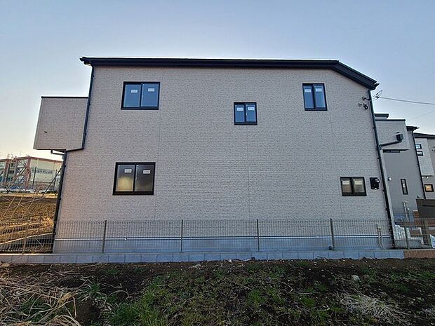 五感で感じる、現地でしかわからない事も沢山ございます。周辺環境なども一緒にご案内いたしますのでお気軽にお問合せください。