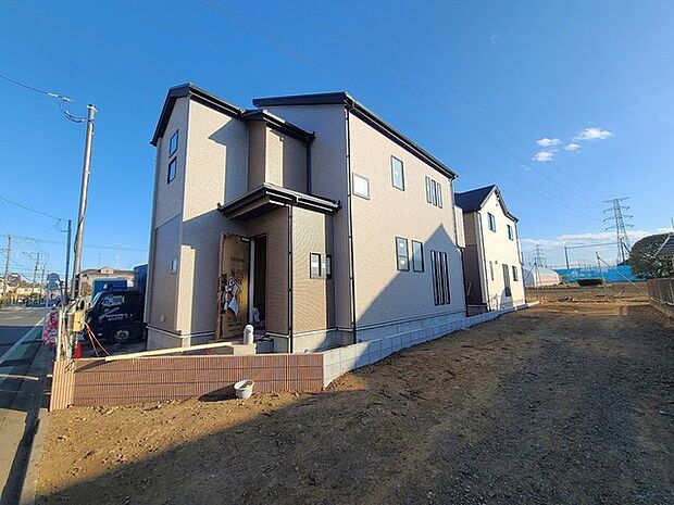 五感で感じる、現地でしかわからない事も沢山ございます。周辺環境なども一緒にご案内いたしますのでお気軽にお問合せください。 