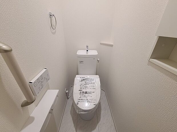 1.2階にそれぞれトレイがございます。朝の混雑時に分散して利用できるほか、ゲスト用としても使い分けることもできます。