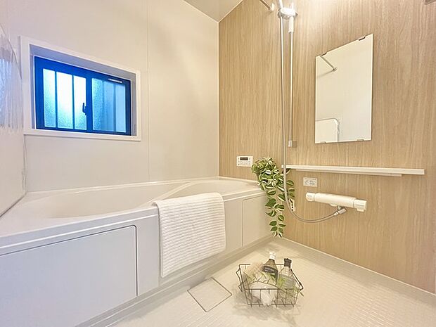 1日の疲れを取るゆとりある浴室です。 