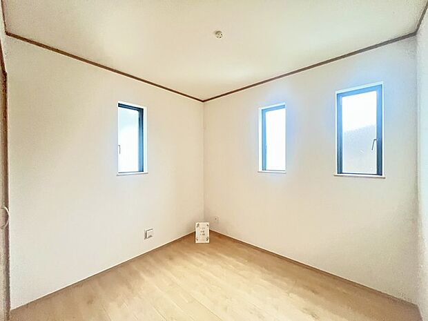 2面採光を確保した明るい室内は、爽やかな風を感じる居心地の良い空間です。 