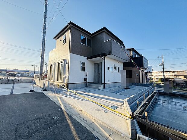 前面道路は通り抜けができないため、交通量が少なく静かな住環境です。 