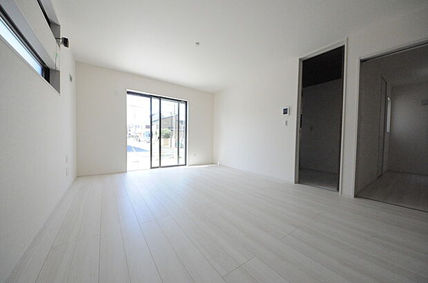 リビングは家具の配置も思いのまま。自由度が高い設計です。