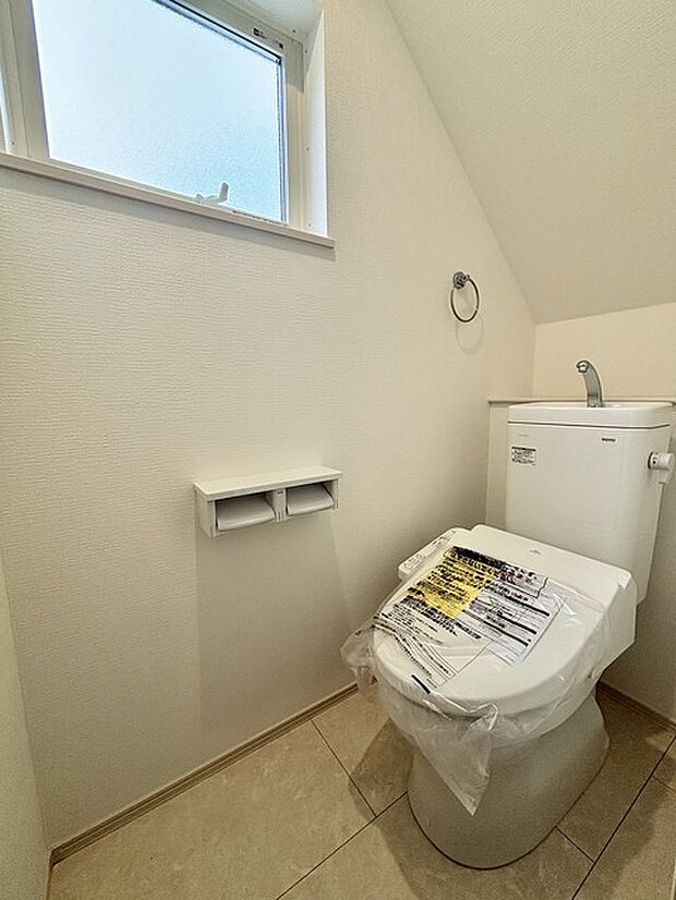 1.2階にそれぞれトレイがございます。朝の混雑時に分散して利用できるほか、ゲスト用としても使い分けることもできます。