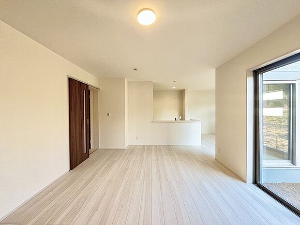 夕食の時間。家族、友人、両親、親戚との会話がより料理を美味しくしてくれる。あっという間に時間が過ぎてしまう居心地の良さは、普段はほっとする空間としてここにあります。